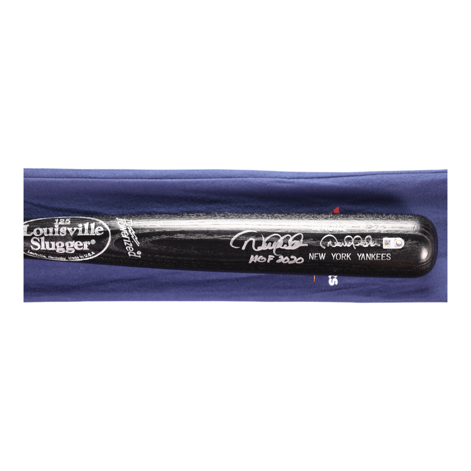 Derek Jeter autograph and HOF 2020 inscription on black Louisville Slugger P72 bat